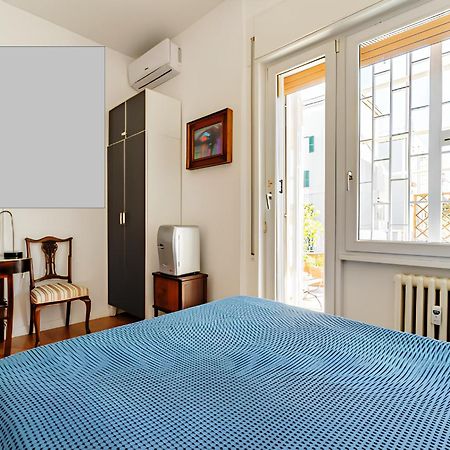 Alloggio Turistico Via Dei Faggi - Room Рим Екстериор снимка